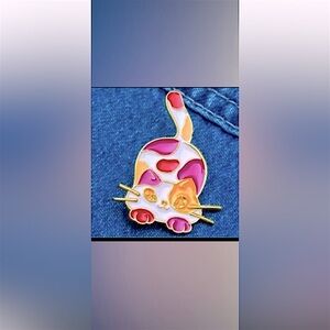 1 LGBTQ+ Subtle Lesbian Pride Purride Chibi Calico Cat pin